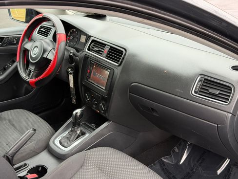 Used 2013 Volkswagen Jetta S FWD image 19