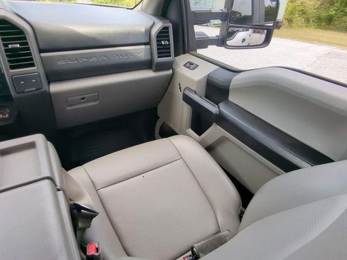 Used 2017 Ford F250 XL w/ Power Equipment Group RWD image 15