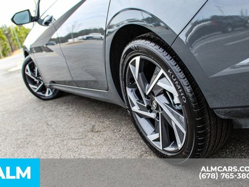 Used 2025 Hyundai Elantra Sport image 15