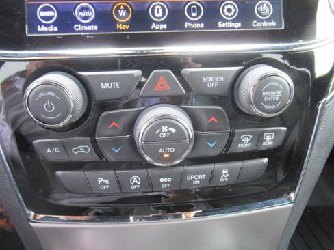 Used 2020 Jeep Grand Cherokee Limited w/ Luxury Group II AWD/4WD image 36