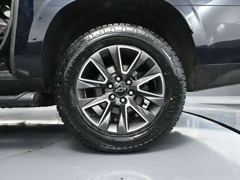 Used 2021 Chevrolet Suburban Z71 w/ Rear Media and Nav Package image 16