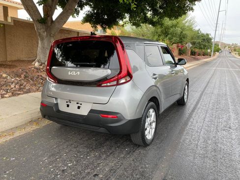 Used 2022 Kia Soul LX w/ Technology Package FWD image 8