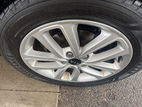 Used 2017 Kia Soul + image 39