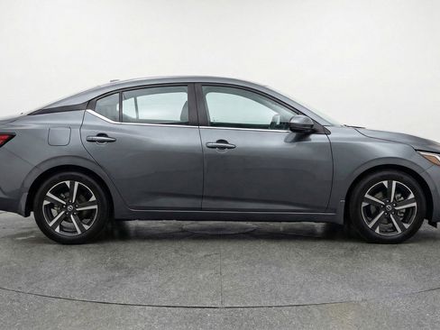 Used 2025 Nissan Sentra SV image 11