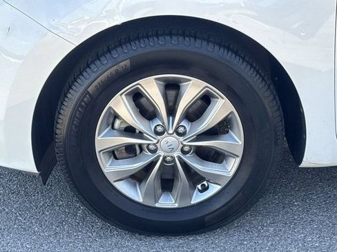 Used 2021 Kia Sedona LX FWD image 21