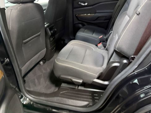 Used 2023 GMC Acadia SLE w/ Driver Convenience Package image 47