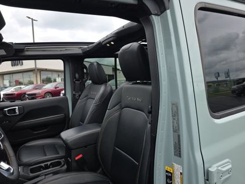 Used 2024 Jeep Wrangler Unlimited Sahara AWD/4WD image 16