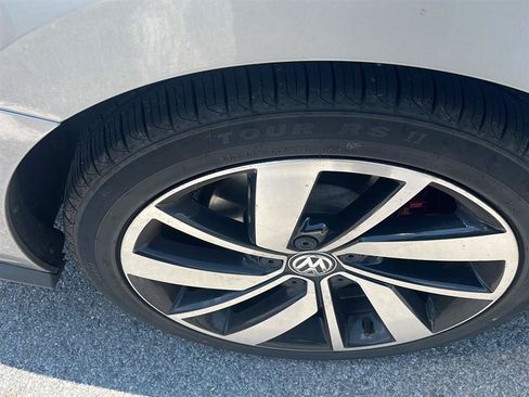 Used 2021 Volkswagen Jetta GLI FWD image 4