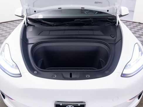 Used 2022 Tesla Model Y Long Range image 26