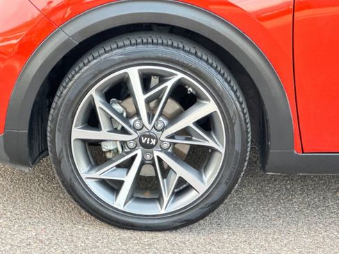 Used 2020 Kia Niro Touring image 34