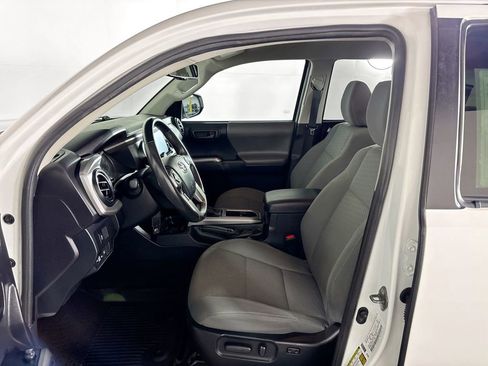 Used 2020 Toyota Tacoma SR5 image 11