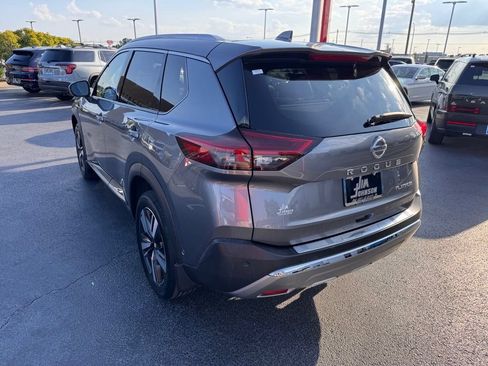 Used 2021 Nissan Rogue Platinum FWD image 3