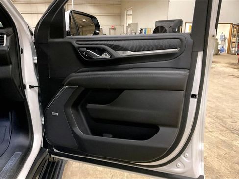 Used 2023 GMC Yukon Denali w/ LPO, Floor Liner Package AWD/4WD image 23