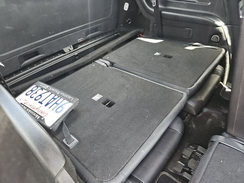 Used 2022 Mercedes-Benz GLB 250 w/ Premium Package Lite image 20