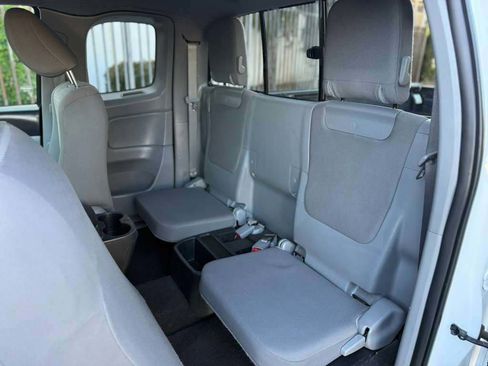 Used 2015 Toyota Tacoma 2WD Access Cab w/ SR5 Package image 19