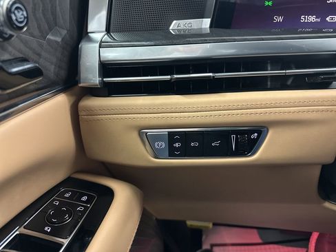 Used 2025 Cadillac Escalade IQ Luxury 2 image 38