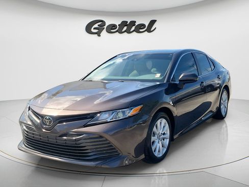 Used 2019 Toyota Camry LE FWD image 1