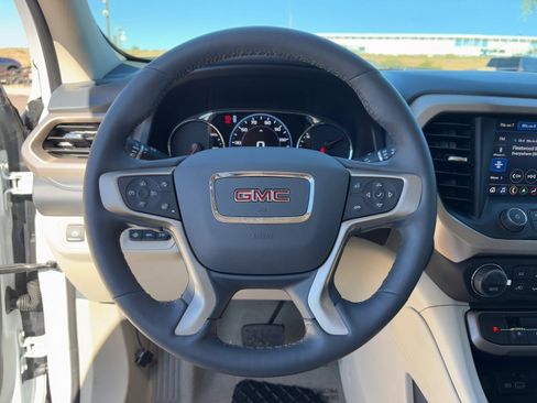 Used 2023 GMC Acadia Denali w/ Denali Technology Package image 18