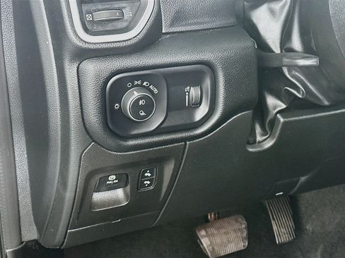 Used 2022 RAM 1500 Big Horn AWD/4WD image 16