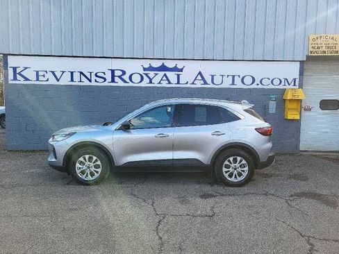 Used 2023 Ford Escape Active AWD/4WD image 1