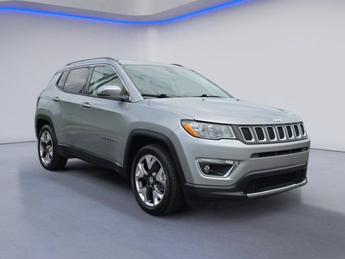 Used 2019 Jeep Compass Limited FWD image 9