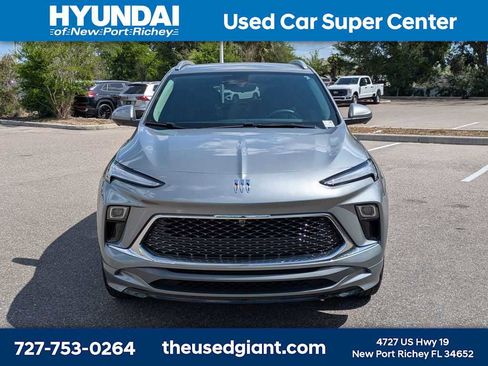 Used 2024 Buick Encore GX Avenir w/ Avenir Technology Package image 8