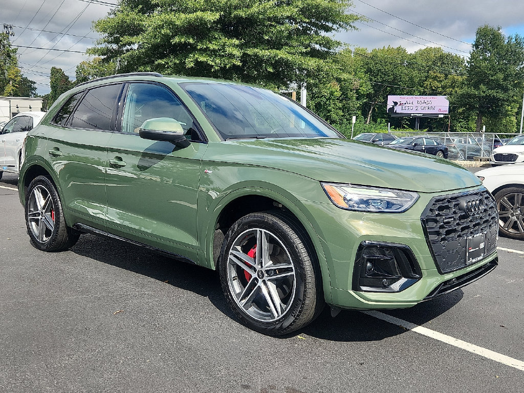 Certified 2024 Audi Q5 e Premium Plus w/ Premium Plus Package AWD/4WD image 2