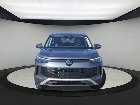 New 2026 Volkswagen Tiguan SE image 2
