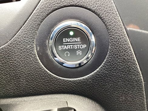 Used 2018 Ford Explorer XLT w/ Equipment Group 201A AWD/4WD image 26