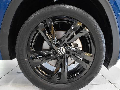 Used 2026 Volkswagen Atlas Cross Sport SEL R-Line AWD/4WD image 15
