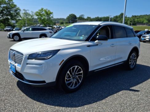 Certified 2022 Lincoln Corsair AWD w/ Equipment Group 101A image 4