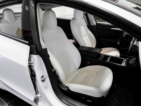 Used 2021 Tesla Model 3 Standard Range Plus image 23