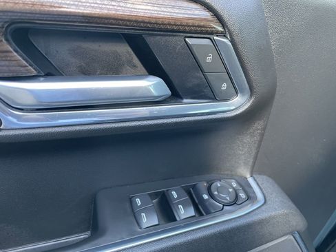 Used 2025 Chevrolet Silverado 1500 LT AWD/4WD image 8