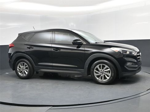 Used 2016 Hyundai Tucson SE w/ Option Group 02 image 2