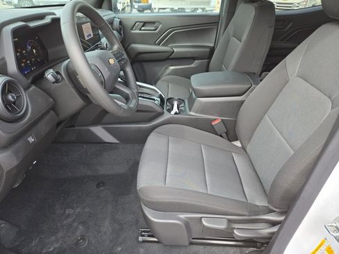 Used 2025 Chevrolet Colorado W/T image 17