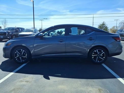 Used 2025 Nissan Sentra SV image 4