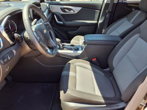 Used 2025 Chevrolet Blazer LT AWD/4WD image 13