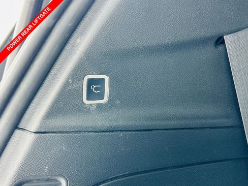 Used 2023 Chrysler Pacifica Touring-L w/ S Appearance Package image 11