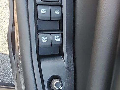 New 2025 Jeep Grand Cherokee Altitude image 31