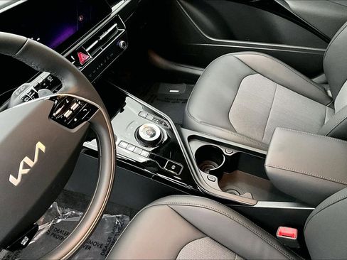 Used 2025 Kia Niro Wind image 14