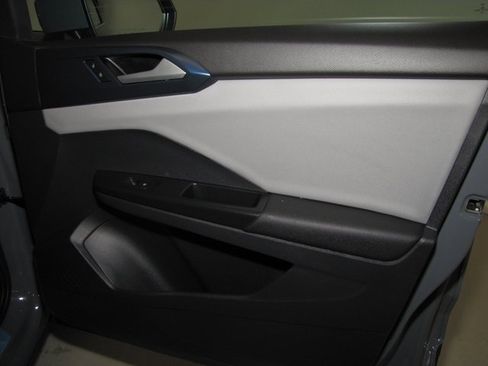 Used 2022 Volkswagen Taos SE image 20