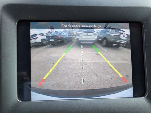 Used 2019 Jeep Cherokee Latitude Plus w/ Comfort/Convenience Group image 19