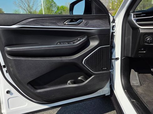 Used 2022 Jeep Grand Cherokee Limited 4xe image 22