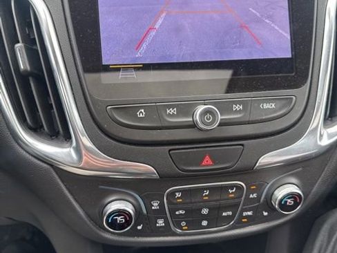 Used 2020 Chevrolet Equinox LT w/ Sport Edition image 10