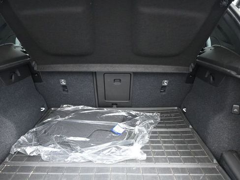 Used 2023 Volvo XC40 B5 Plus w/ Driver Assist Package image 11