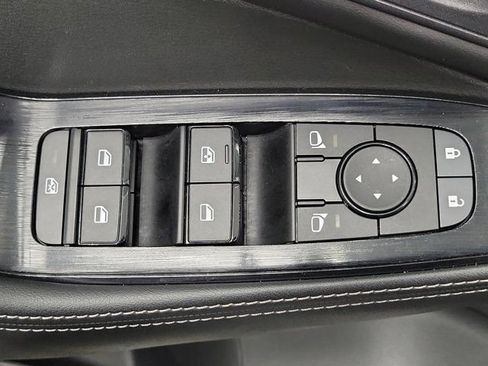 Used 2023 Nissan Rogue SV w/ SV Premium B Package FWD image 23