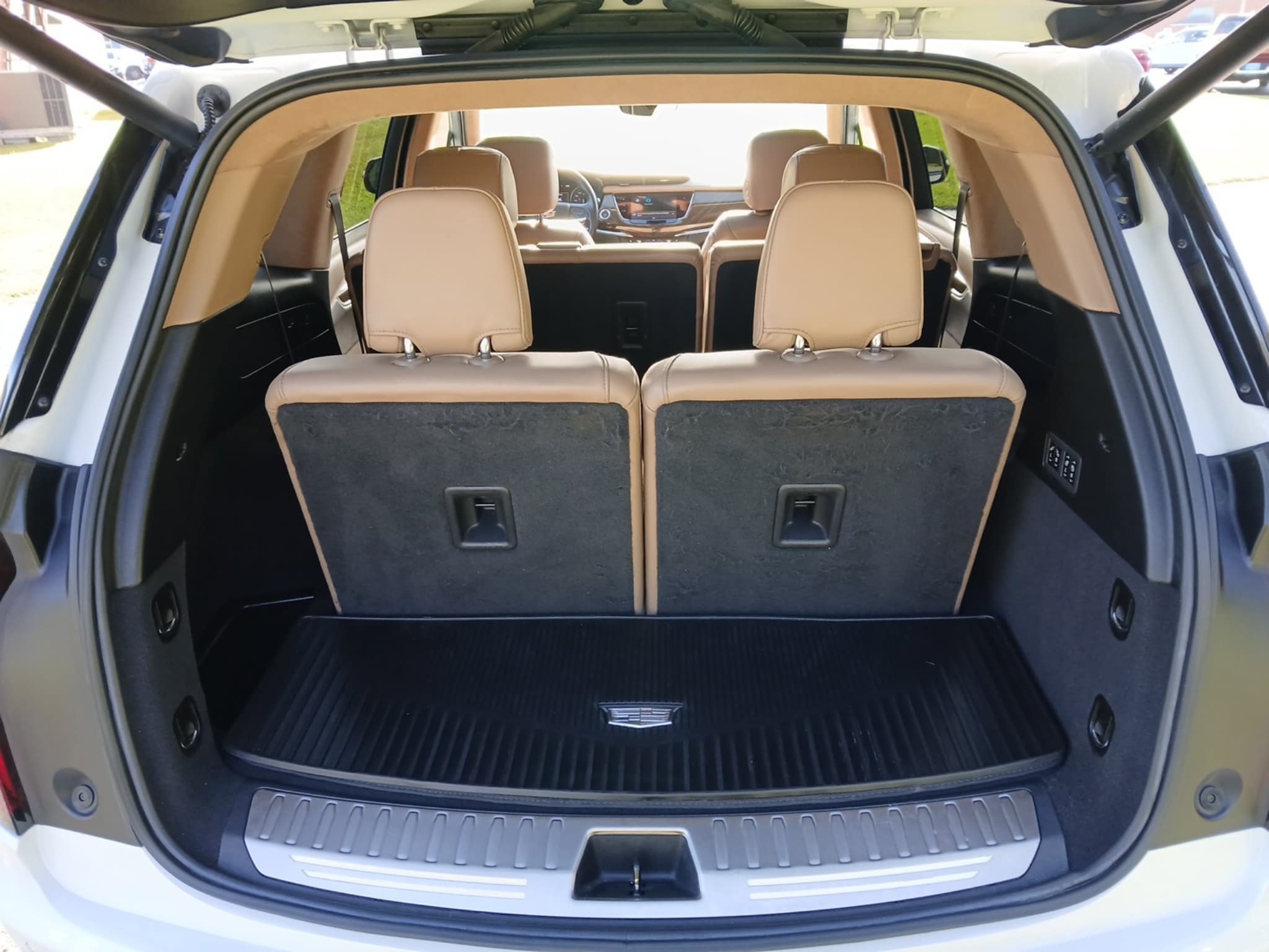 Used 2022 Cadillac XT6 Premium Luxury w/ Platinum Package AWD/4WD image 26