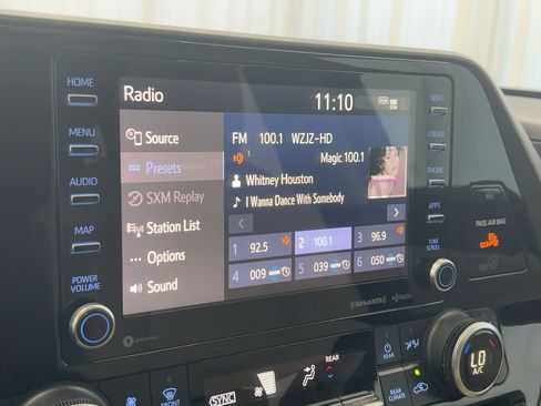 Used 2020 Toyota Highlander XLE image 23