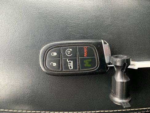 Used 2014 Jeep Cherokee Latitude w/ Comfort/Convenience Group AWD/4WD image 30