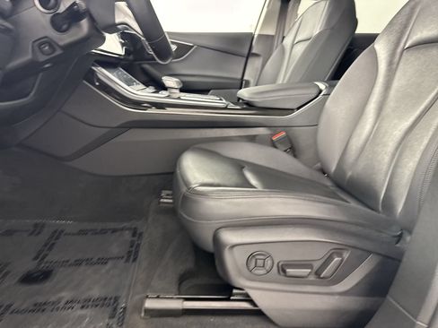Used 2023 Audi Q7 2.0T Premium w/ Convenience Package AWD/4WD image 20